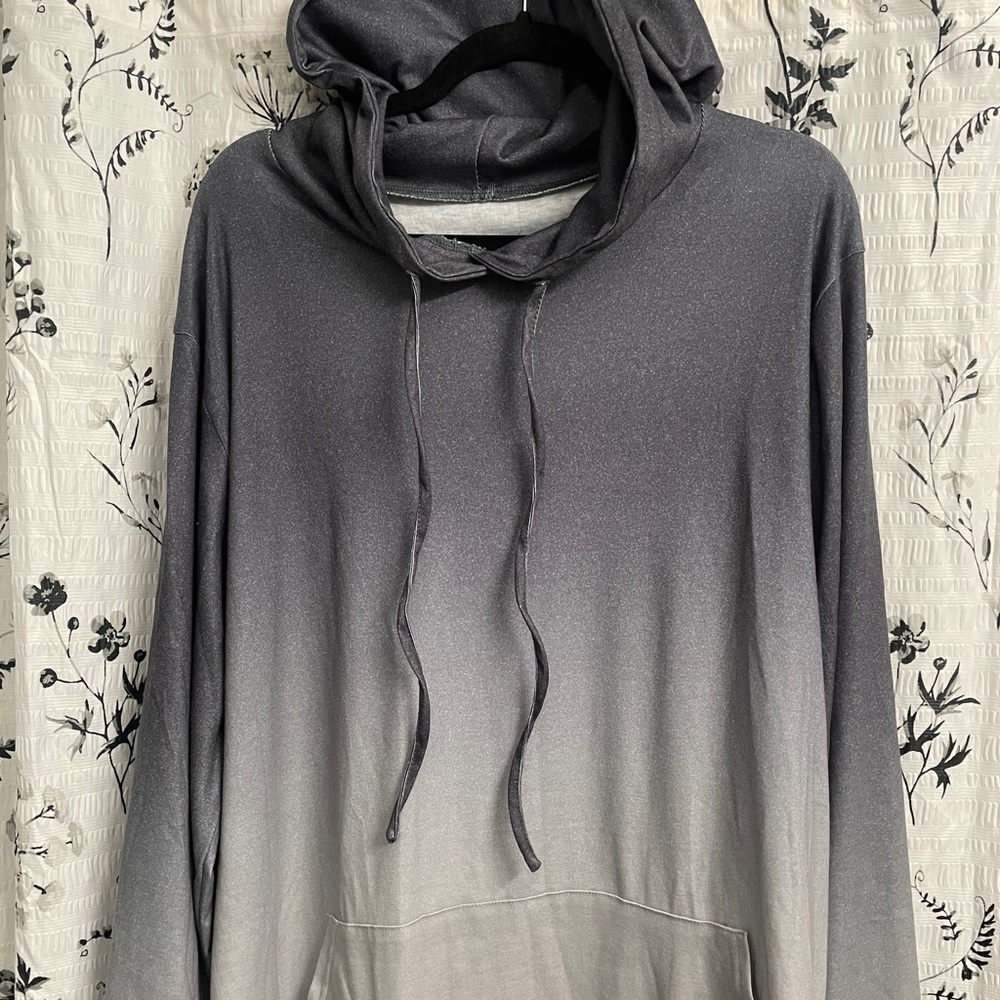 Long sleeve dark gray to light gray hoodie!